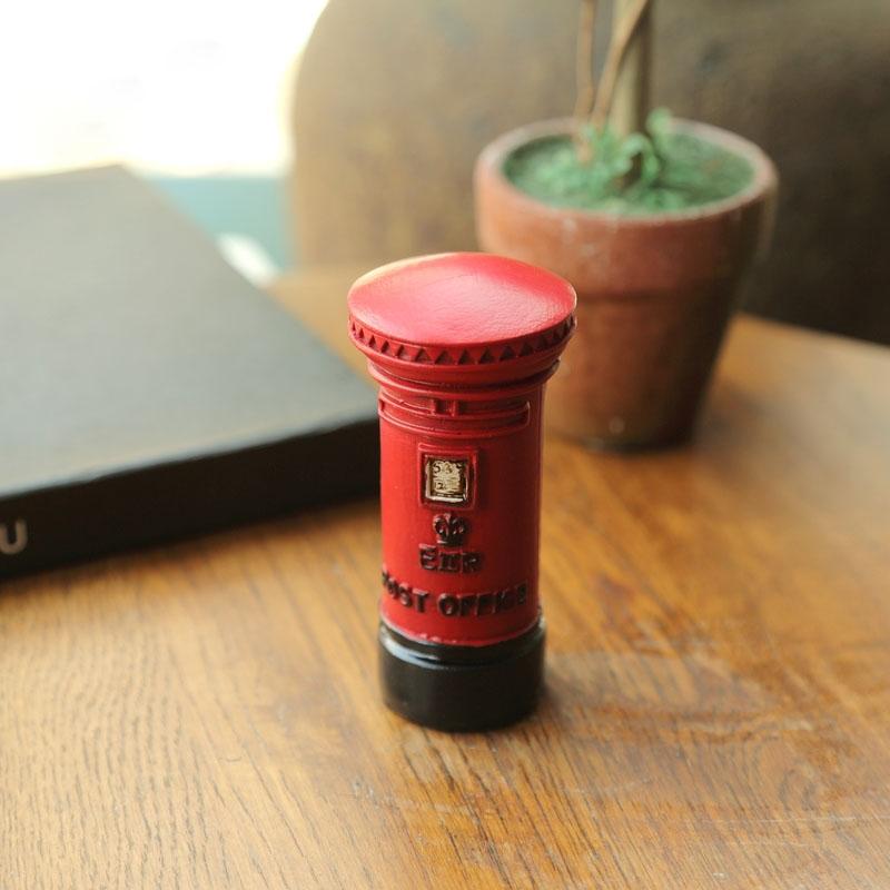 Miniature Vintage Nostalgic Resin Sewing Machine Mailbox Red Bus RadioTelephone Phonograph Decoration Cute Mini Resin Ornaments