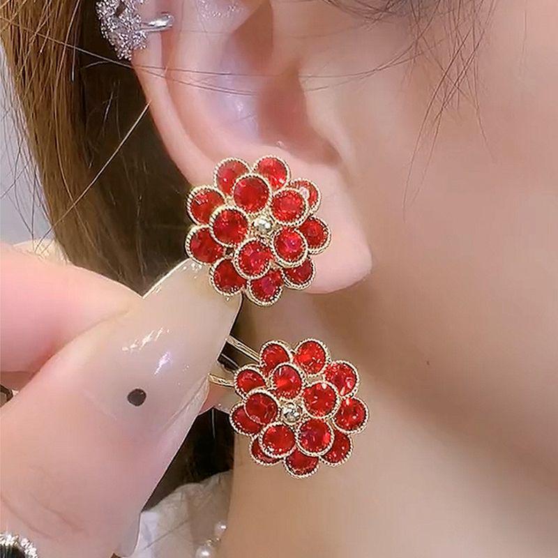 Elegant Flower Alloy Ear Cuffs: Retro French Style, Versatile, Trendy, Light Luxury Jewelry