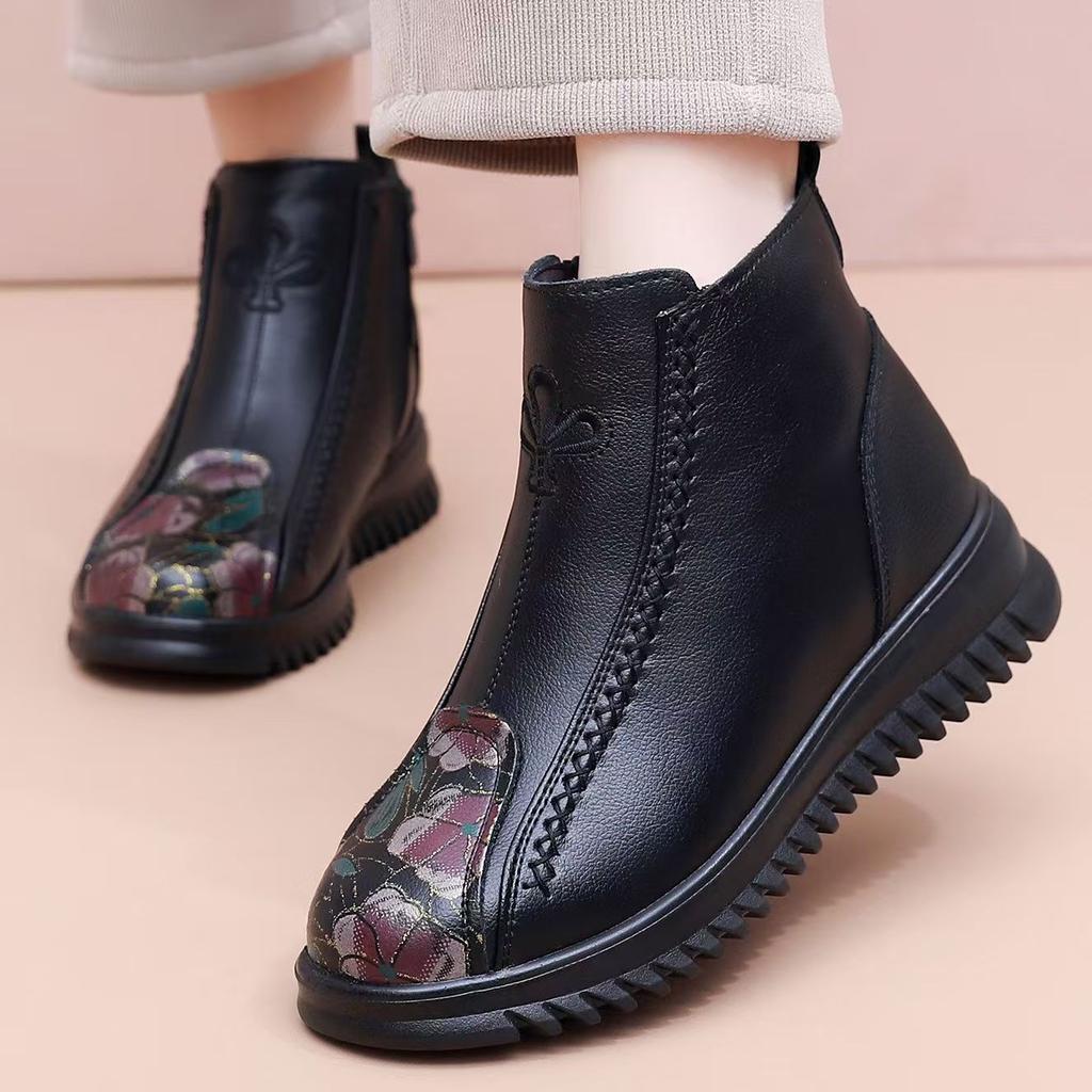 2025 Winter Mom Cotton Shoes Soft Leather Shoes Plush Middle-aged Women's Boots Plush Warm Old Man Grandma Martin Boots Women