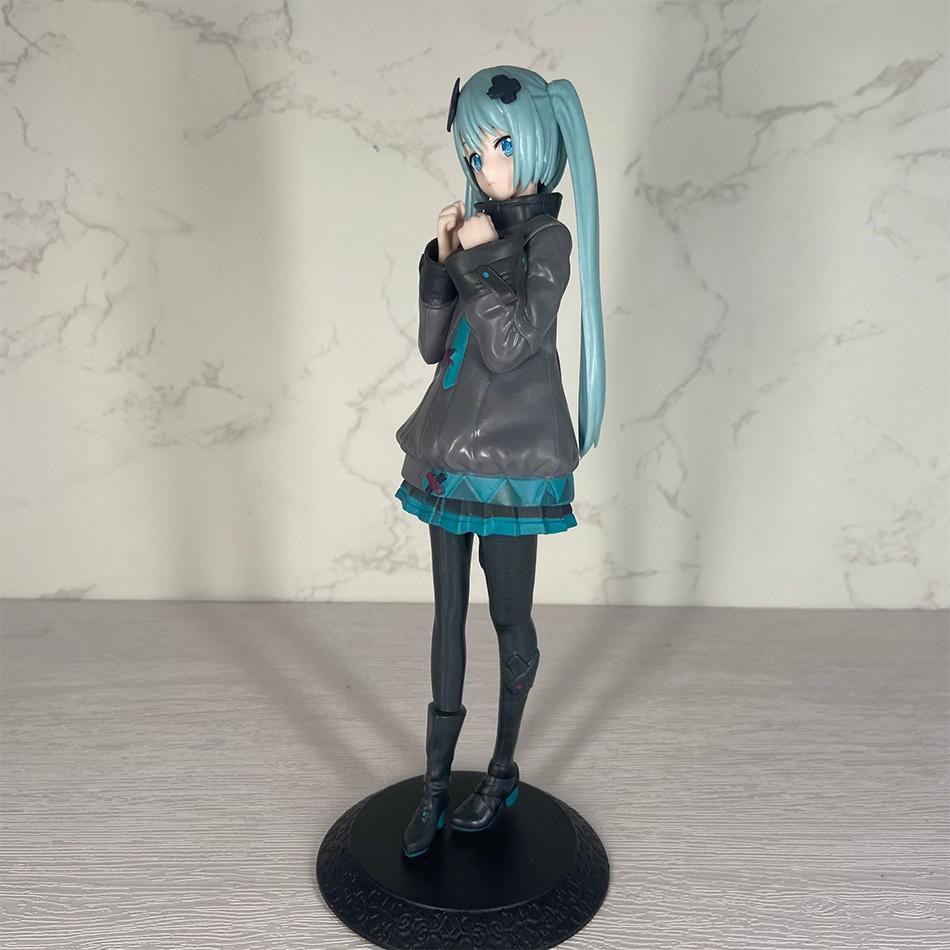 Neu auf Lager In einer Welt mit geschlossenen Fenstern Sammler Anime Action Kwaii Miku Figuren Modell Spielzeug Weihnachtsgeschenke