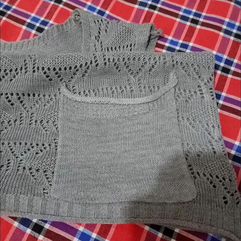 Knitted Vest Women's V-neck Hollow Thin Sweater Solid Color Casual Knitted Pullover Sleeveless Top Large Pocket Design Loose Casual Autumn