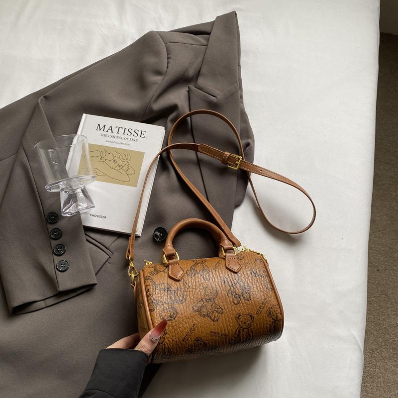 

Premium texture casual bag women s new versatile messenger bag niche design shoulder pillow bag