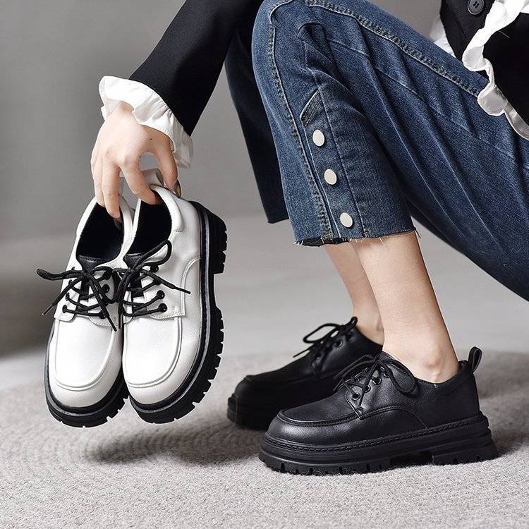 Size 35-43, large size women's shoes 41 fat feet platform Korean version single shoes women's spring and autumn lace-up versatile student uniform leat