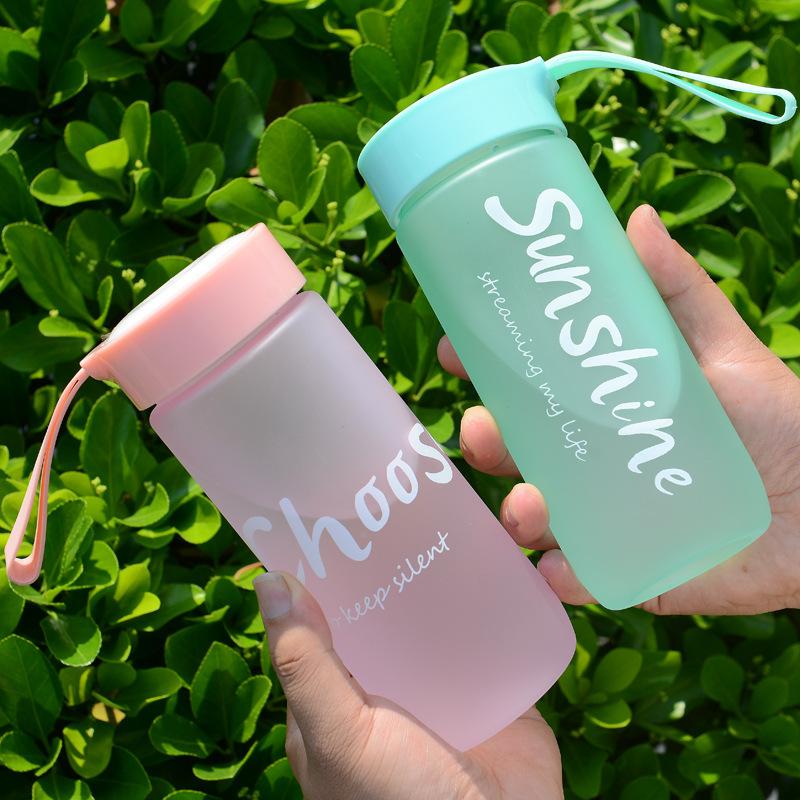 Water bottle Outdoor portable plastic cup Creative hand cup Children's water cup Sealed leak-proof cup