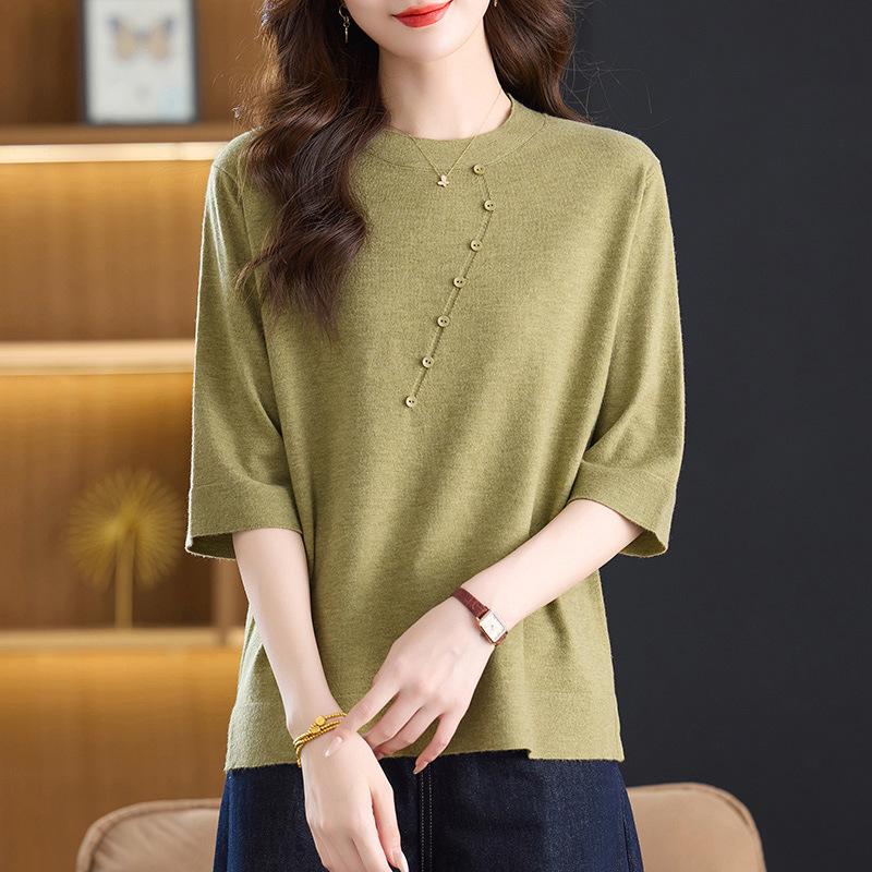 Stylish Plus Size Round Neck Knit Top for Middle-Aged Women - Mid-Sleeve Sweater
