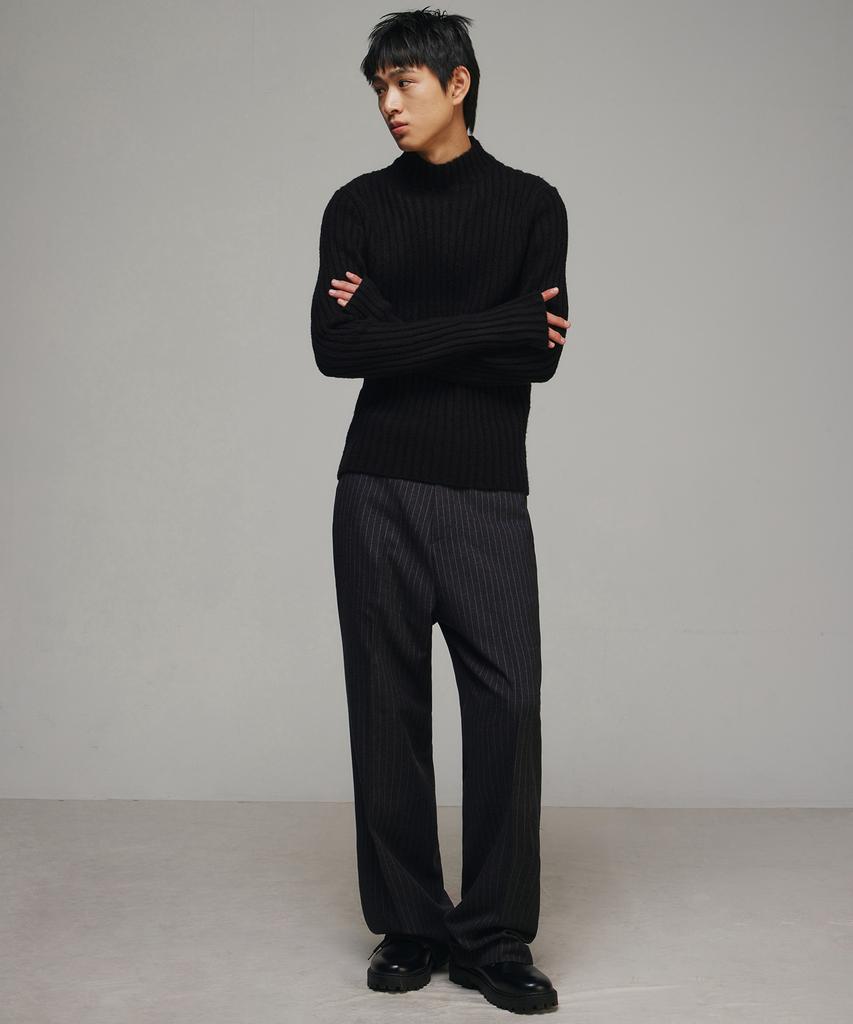 SIGNATURE Wool-Like Wide-Fit No-Tuck Slacks [Black Stripe]