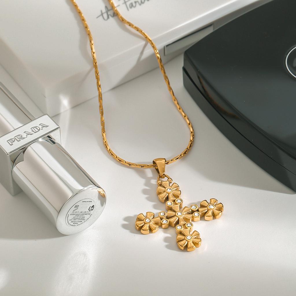 Jiedin European and American Titanium Steel Necklace Accessories Cross Clavicle Chain Jewelry Stainless Steel Jewelry