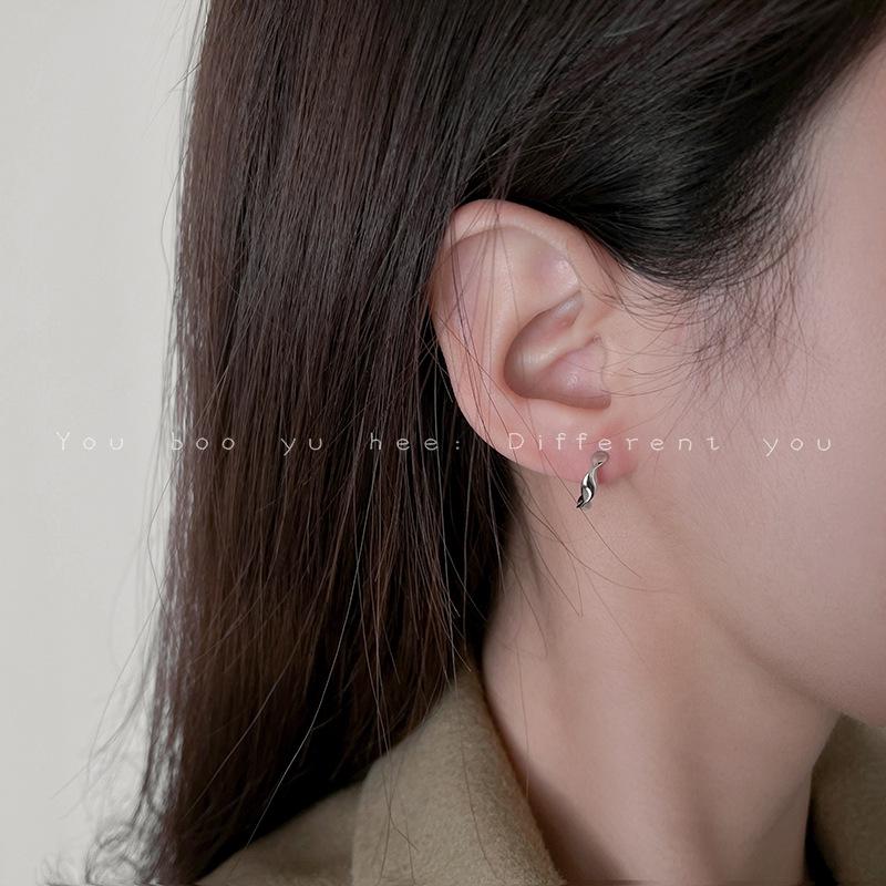 Trendy 2024 Women s Irregular Twisted Ear Cuff Earring