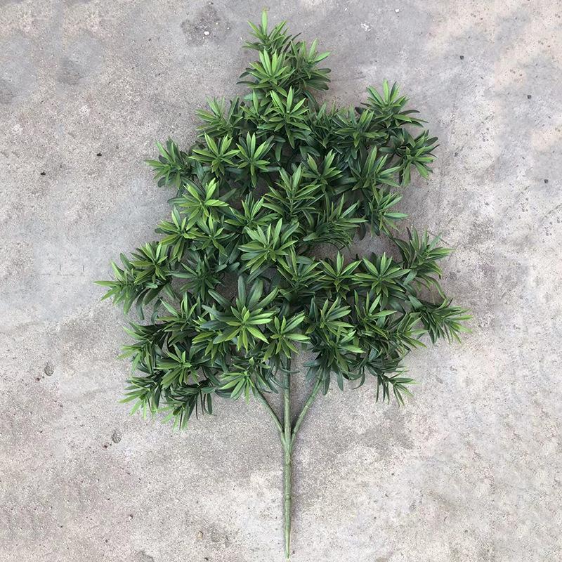 Ramură Artificială de Pin cu Frunze de Arțar și Accente de Chiparos