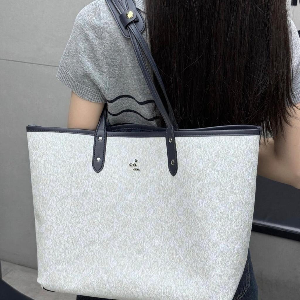 Double-sided Tote Bag, Blue and White Classic Presbyopia Commuter Women's Bag, Large-capacity Portable Underarm Bag.