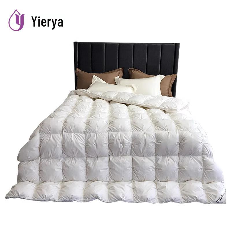Yi Er Ya 95% White Goose Down Comforter
