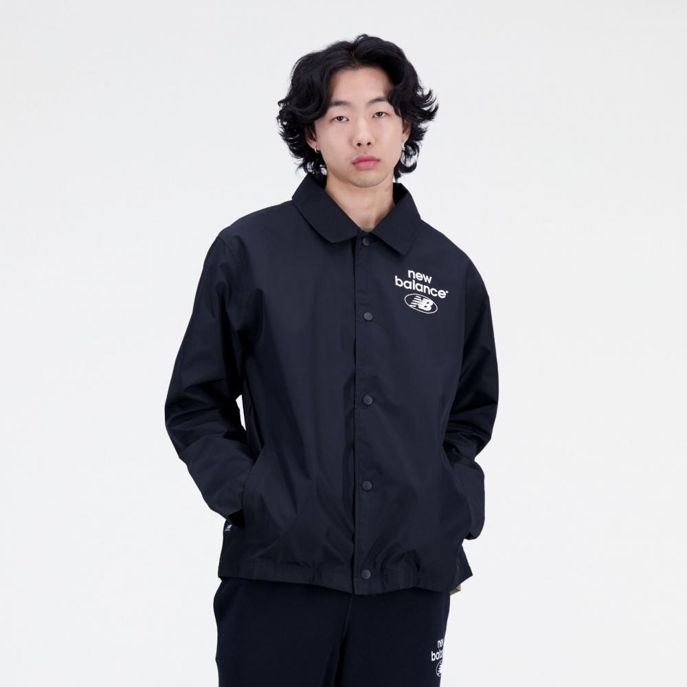 

Обновленная тканая куртка New Balance Essentials MJ31531BK