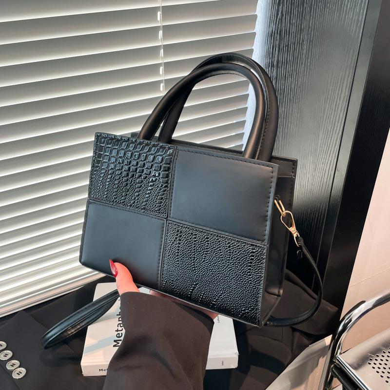 Large-capacity Bag Women's 2025 Spring and Summer New Fashion Handbag Contrasting Color Splicing Crocodile Pattern Shoulder Messenger Bag