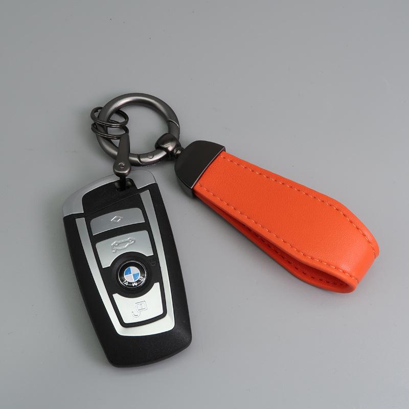 Personalisierbarer Schlüsselanhänger für Auto aus weichem Leder mit Logo-Prägung