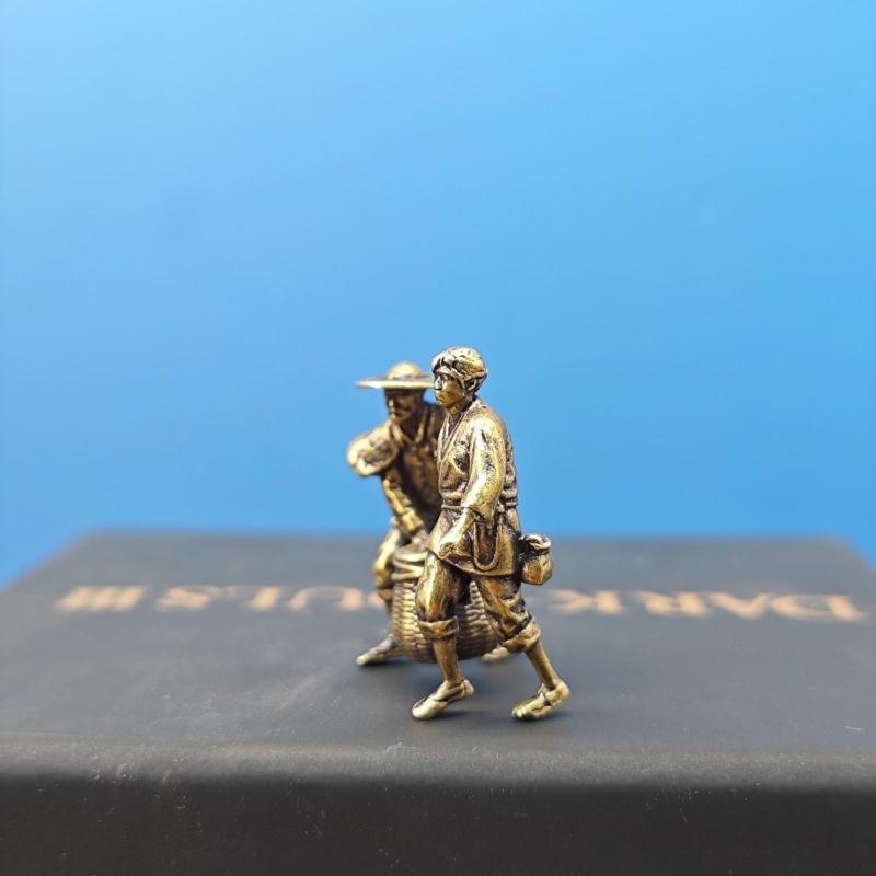 

Brass Farmer Carrying A Bamboo Basket Miniature Landscape Figure Model Artificial Hill Ancient Style Scenery Decorative Ornament латунний