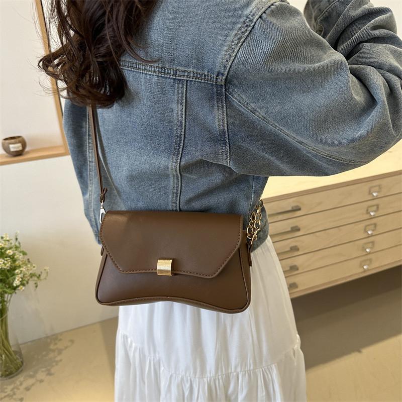 Summer 2024 Fashionable Chain Shoulder Bag With Lock Buckle Small Square Bag