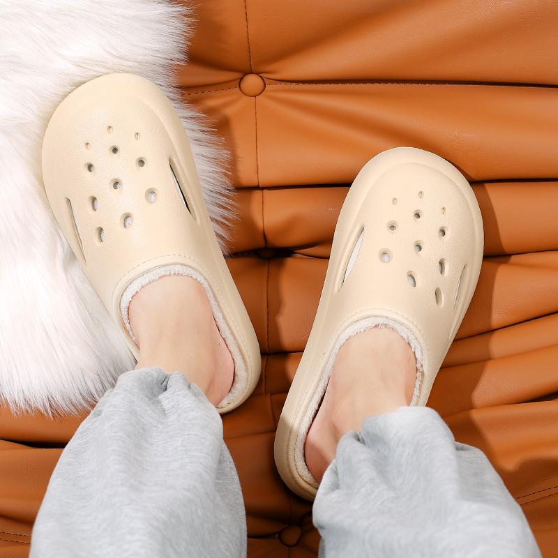 Winter Couple Clogs Fleece Lined Slippers Half Shoes For Men Mules Fur Indoor Open-Back Casual Shoes Plush Slides Sandal