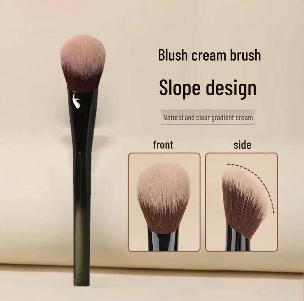 Portable Sloped Blush Brush for Natural Makeup