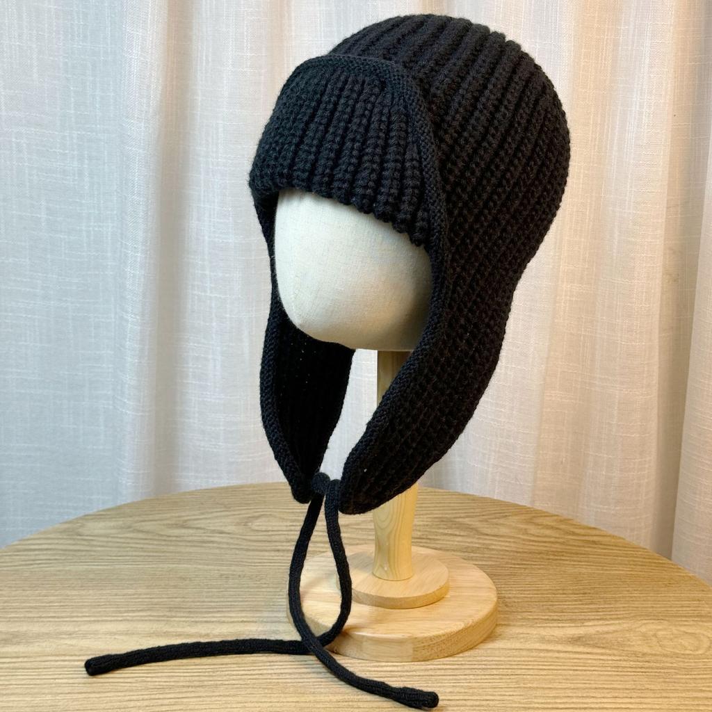 Solid Color Ear protecting Knitted Woolen Hat for Women in Autumn and Winter. New Versatile and Face Friendly Small Warm Ear Protecting Lei Feng Hat.