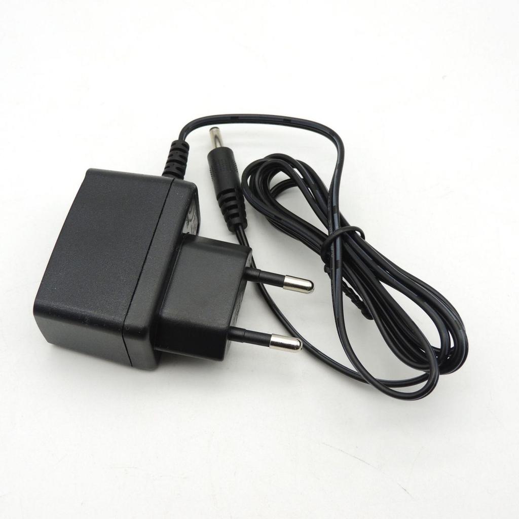 Tischtauglicher USB 3.0-Hub mit Tülle (Durchmesser 2,36" oder 60MM) 2 Port Typ-A und 1 Port Typ-C mit SD/TF-Kartenleser zum Laden und zur Datenübertragung
