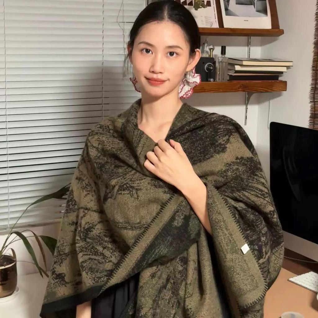 Northwest Xinjiang Women's Autumn/Winter Shawl Cape: Western Sichuan Travel Cloak & Thick Tibetan Scarf