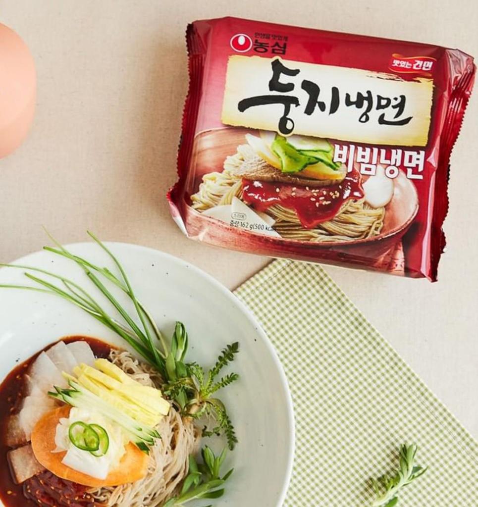 Nongshim Naengmyeon Dongchimi Mul / Bibim naengmyeon (1 Packung 161g * 4 Stück) , Koreanisches Ramen