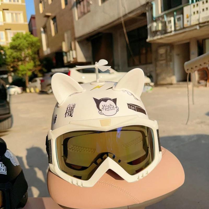 Electric Motorcycle Men's Ski Riding Four Seasons Universal Helmet Helmets