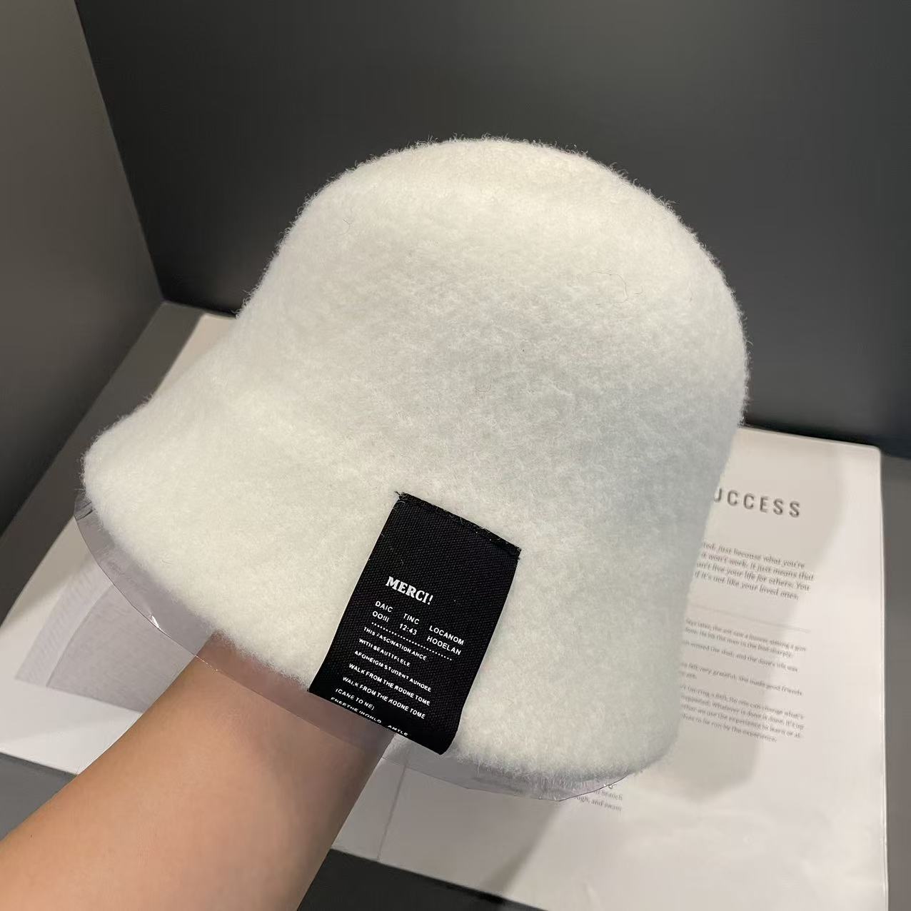 

Новая осенне-зимняя шерстяная модная шляпа для женщин, для путешествий на открытом воздухе, модная, в корейском стиле, однотонная, простая шляпа-ведро M（56-58cm）