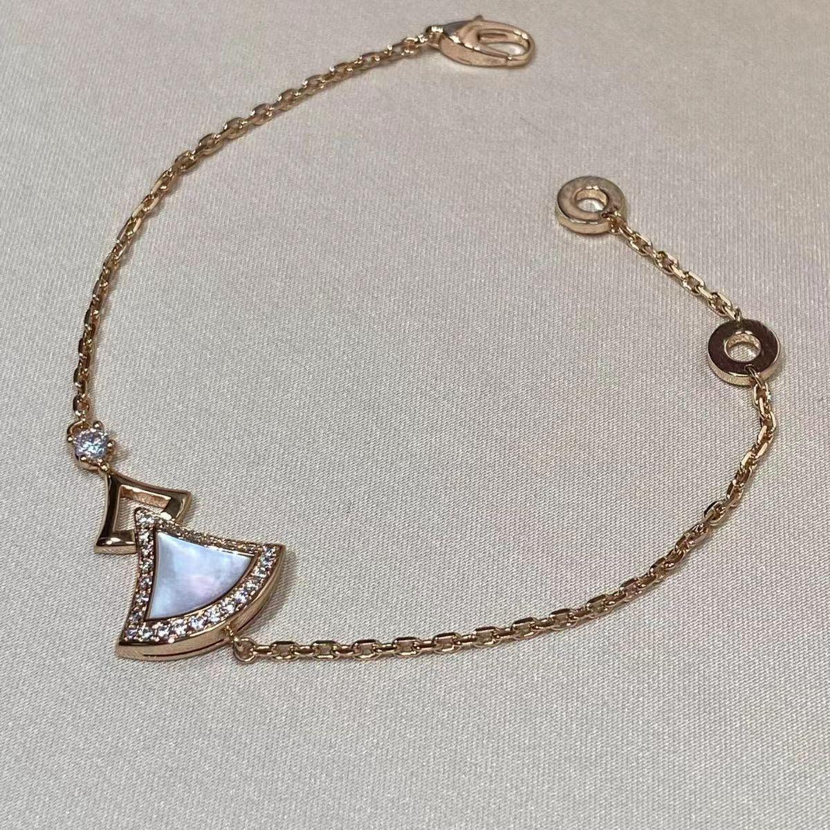 

V-образный браслет-веер с бриллиантами: Белая юбка из перламутра для женщин 925 Silver белый