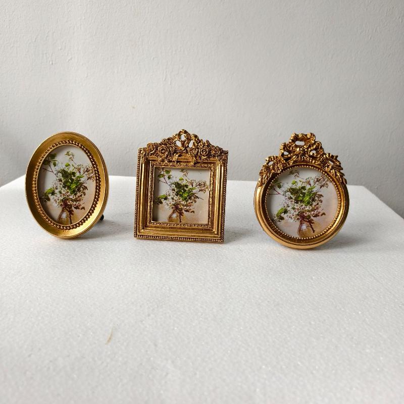 Kreativní Vintage Zlatý Pryskyřičný Rámeček na Obrázky Displejový Držák na Stůl Nástěnná Dekorace Oválný Rámeček na Fotografie Malý Retro Závěsný Rámeček