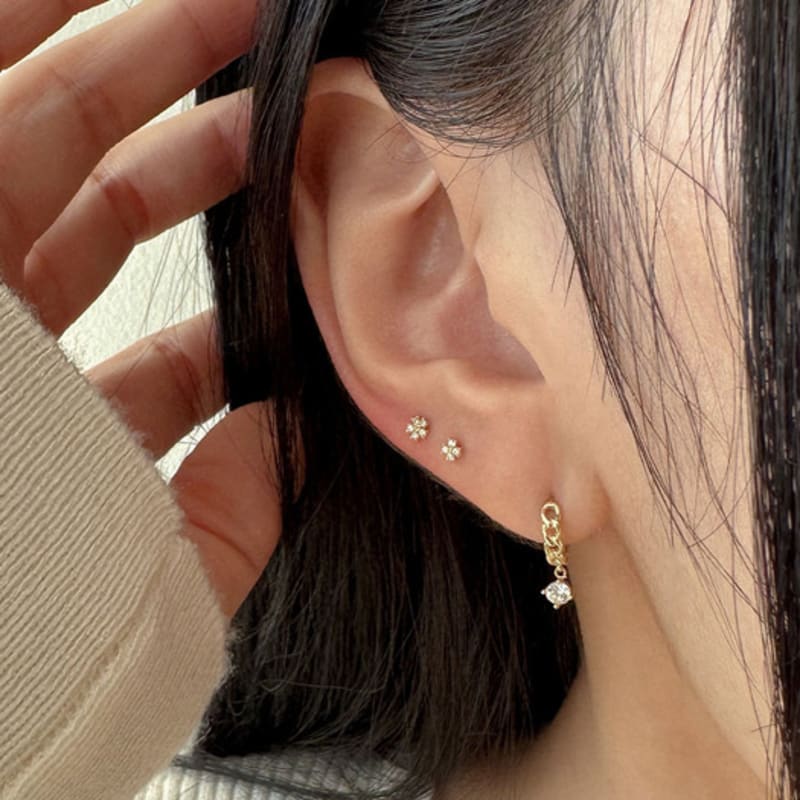 Youngglow 14k Mini Cubic Flower Piercing (2type)