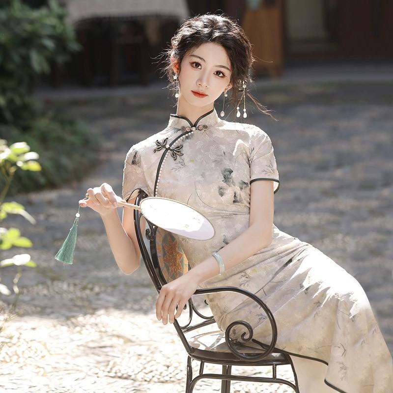 Elegant Modern Chinese Style Long Cheongsam Dress Women Semi-High Neck Three-Quarter Sleeve Retro Floral Cutwork Fabric