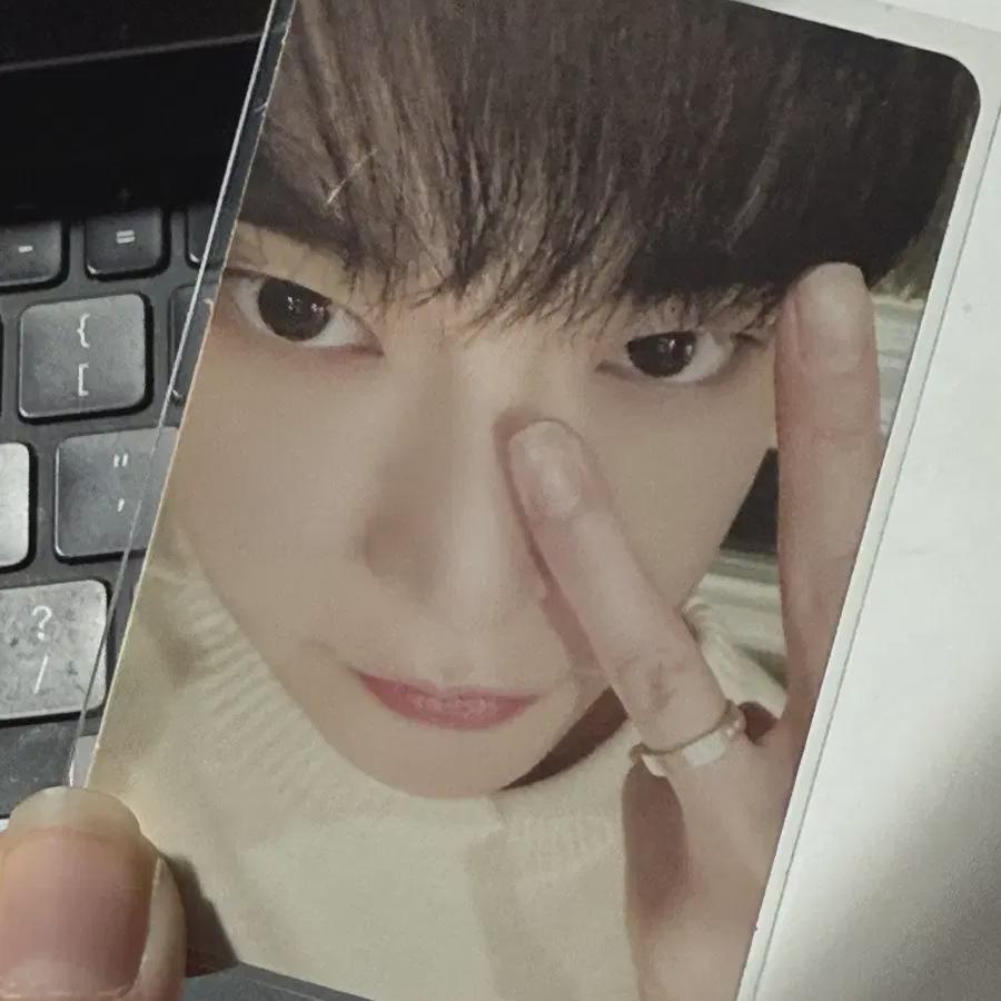 

Nct Doyeong Ancon Md Ring Photocard
