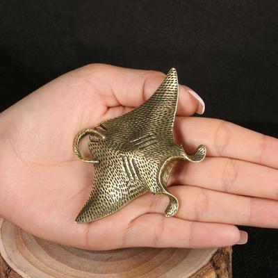Large Devil Fish Brass Figurines Manta Rays Copper Ornaments Study Desk Decoration Carving Clear Textures of Marine Creatures