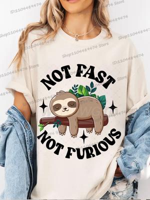 2025 Lustiges "Not Fast Not Furious" T-Shirt Cartoon Faules Faultier Herren Damen Baumwoll-T-Shirt Kurzarm Grafik Trend Klassiker Tops