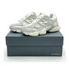 U9060HSA 9060 Quartz Grey Team Cream Sea Salt Gray (Men's)