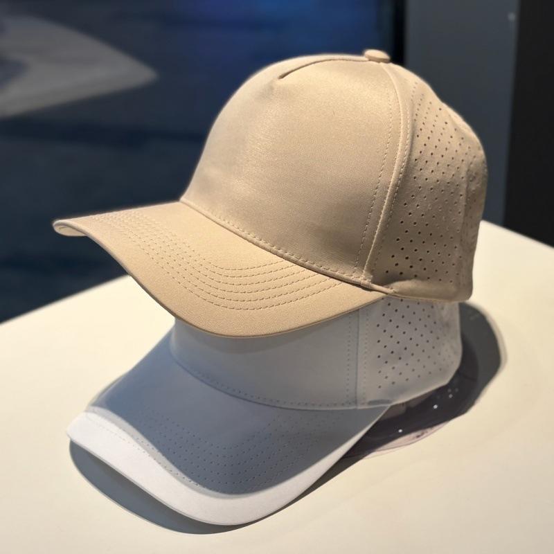 Gorra Snapback Impermeable de Poliéster en Blanco con Logo Agujero Perforado Cortado a Láser 5 Paneles Secado Rápido Gorra Trucker Unisex