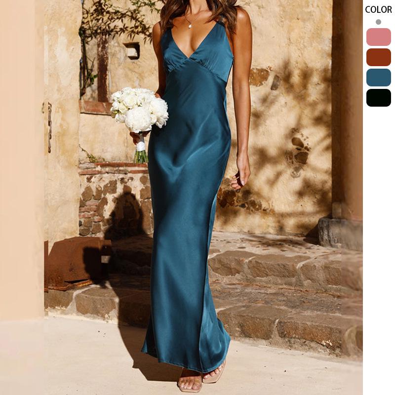 Women's Sleek V-Neck Sleeveless Bodycon Dress with Slit and Backless Design