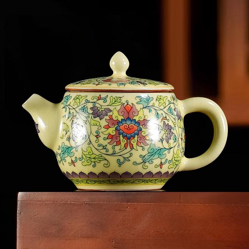 Ru Kiln Blue and White Three-Talent Tea Bowl