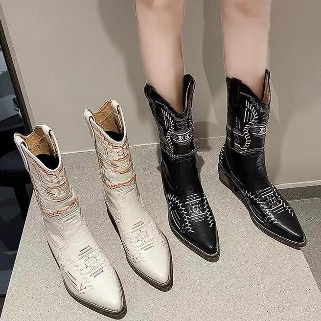 

New V-necked Thick Heel Embroidered Retro Mid Barrel Knight Boots