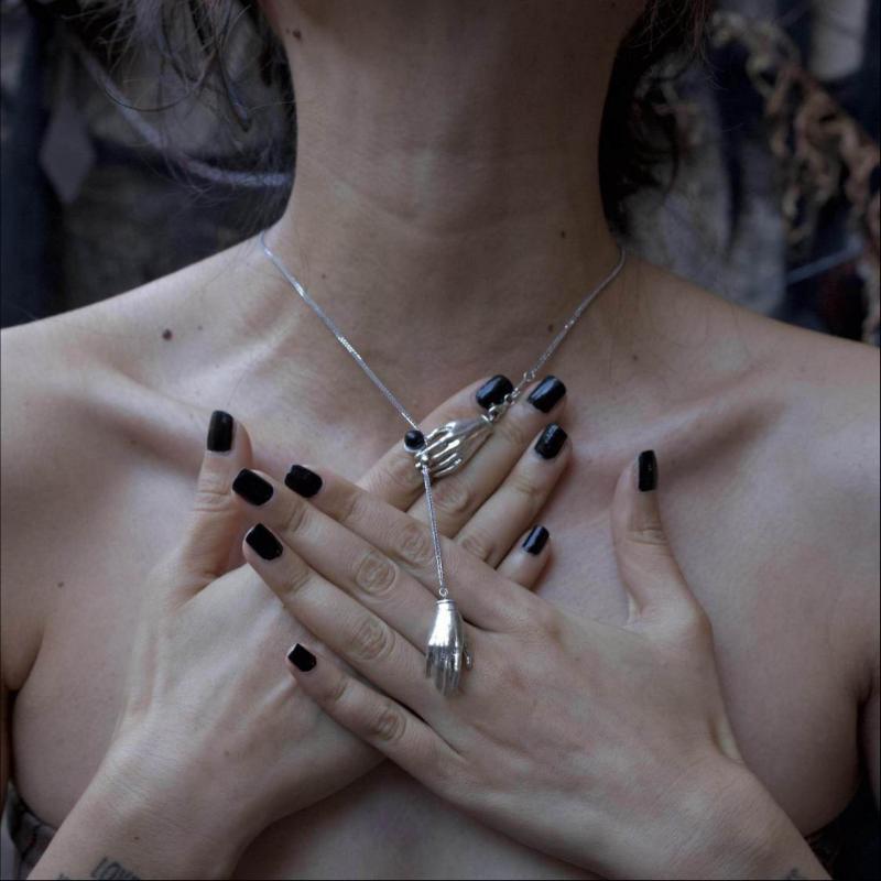 

Unique Hand Shaped Tassel Pendant Necklace Vintage Gothic Style Adjustable Long Collarbone Chain Pendant Necklace Accessories onesize