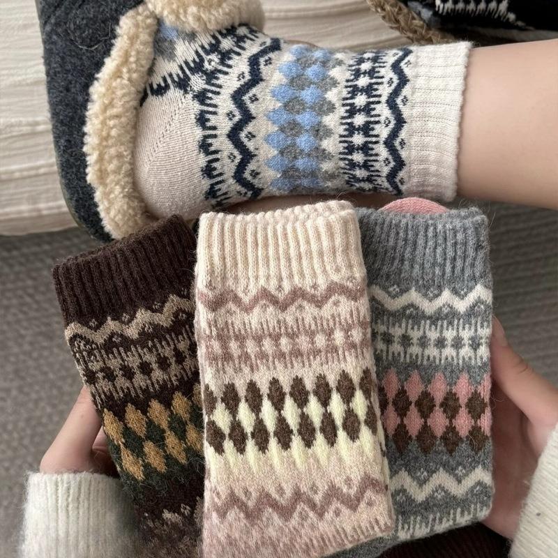 Nordic Fair Isle Argyle Wool Socks Winter Japanese Style Warm Retro Ethnic Style Thick Long Pile Socks Exquisite Thickened Socks