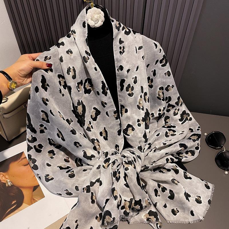 

Women Sexy Leopard Dot Fringe Viscose Shawls Scarf Lady High Quality Thin Wrap Beach Stole Bufandas Muslim Hijab 180*90Cm