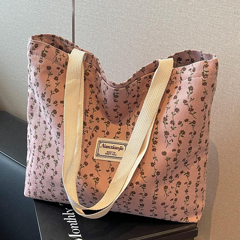 Premium Commuter Tote Bag Large Capacity New Niche One Shoulder Handbag for Women Versatile Mommy Bag