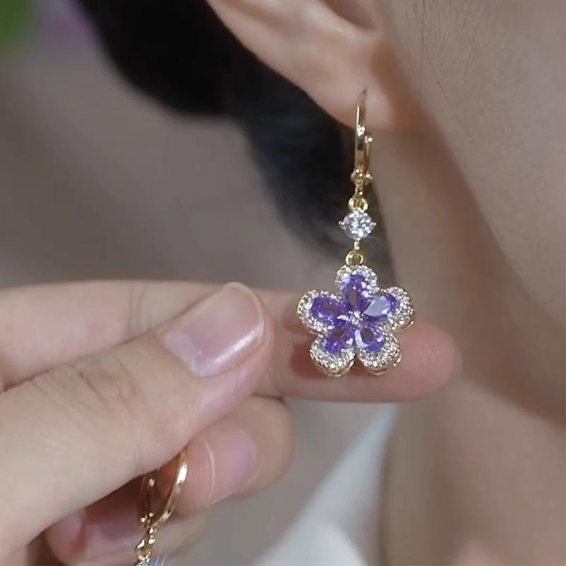 Exquisite Super Flash Purple Rhinestone Flower Earrings for Women, Fashionable, Luxurious, High-end and Elegant Earrings
