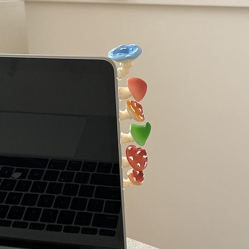 Silk Flower Mushroom Screen Decor: Office Desktop Decompression Ornament