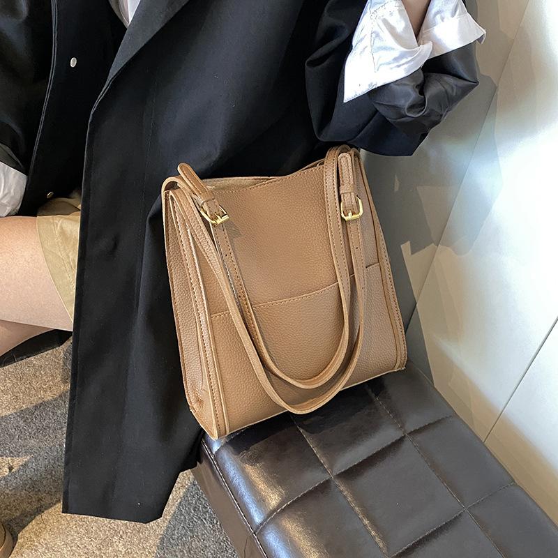 Retro Women's Large-capacity Bag Women's Autumn and Winter New Trendy Fashion Simple Casual Shoulder Bucket Bag