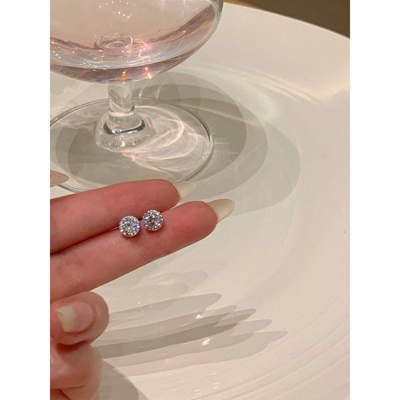 

Shiny Zircon Sterling Silver Stud Earrings for Women Accessible Luxury Special Interest Earrings Stylish Classy Earrings for Women Small Ear Bone Stud Pair of Medium Flash Diamond 925 Tremella Pins