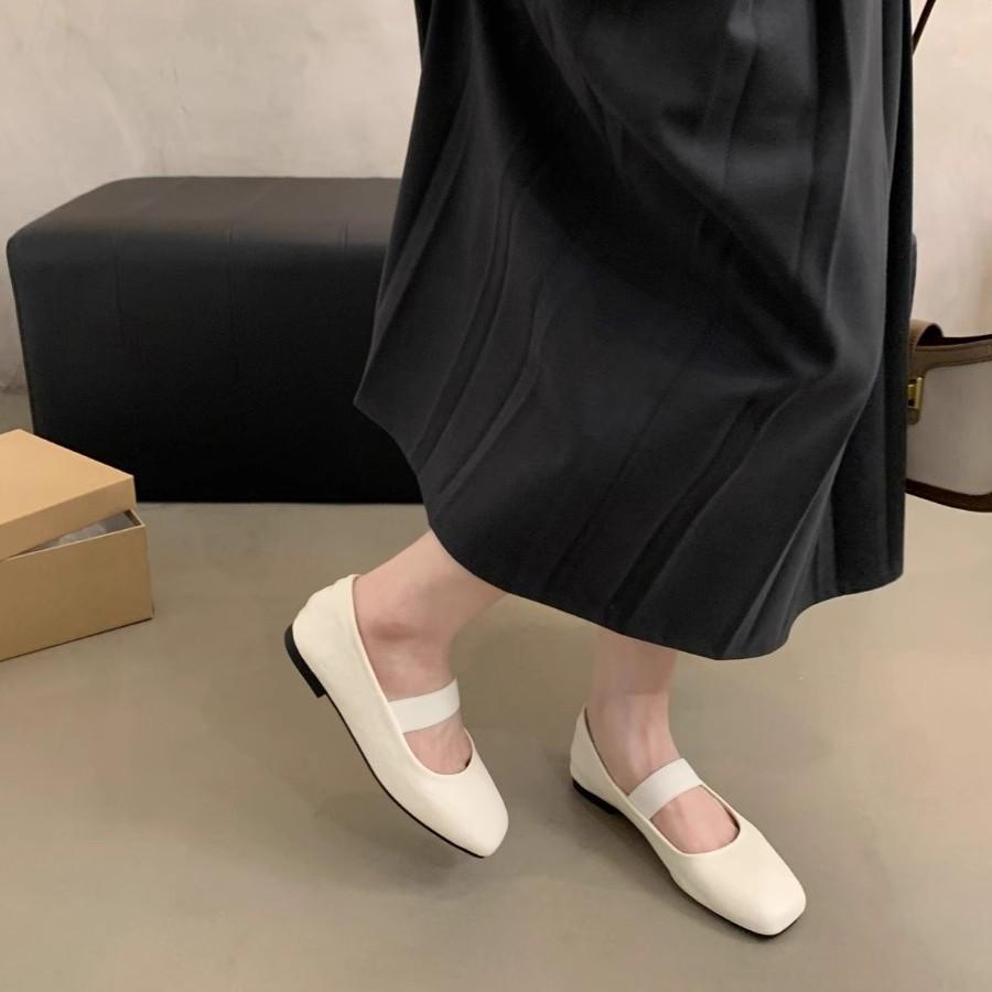 Vintage Square-toed Shallow Single Shoes Women's Spring and Autumn French Casual Ballet Fairy Flat Mary Jane Shoes Are Fashionable and Versatile