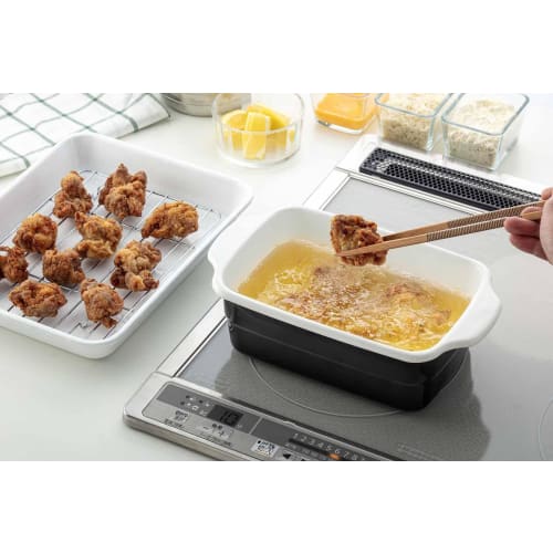 Takagi Metal Enamel Deep Fryer/Tempura Pan, Square, 28.3 X 16.1 X 8.7 Cm, Black, Maximum Oil Capacity: Approx. 1.0 L, Ideal for Longer Foods, Small, C